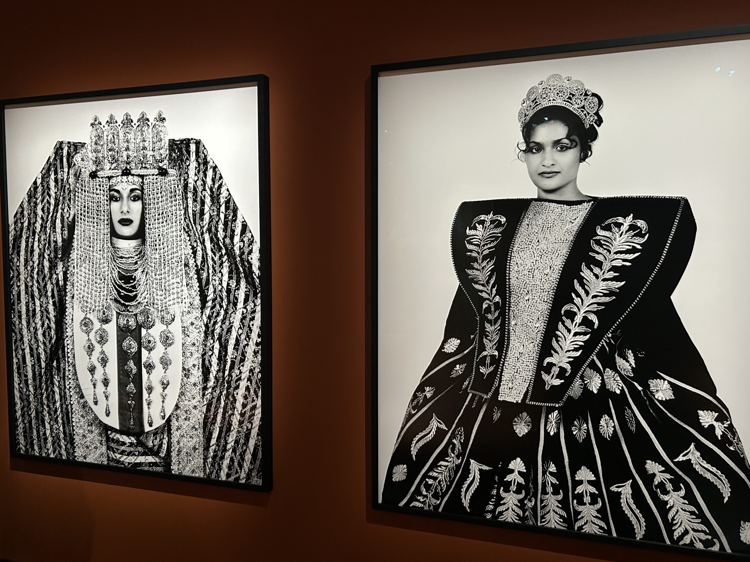 Les seniors à la découverte de l’exposition « Vive la mariée ! » à l’Institut du monde arabe